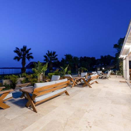 Navalia Hotel Foça Exterior foto